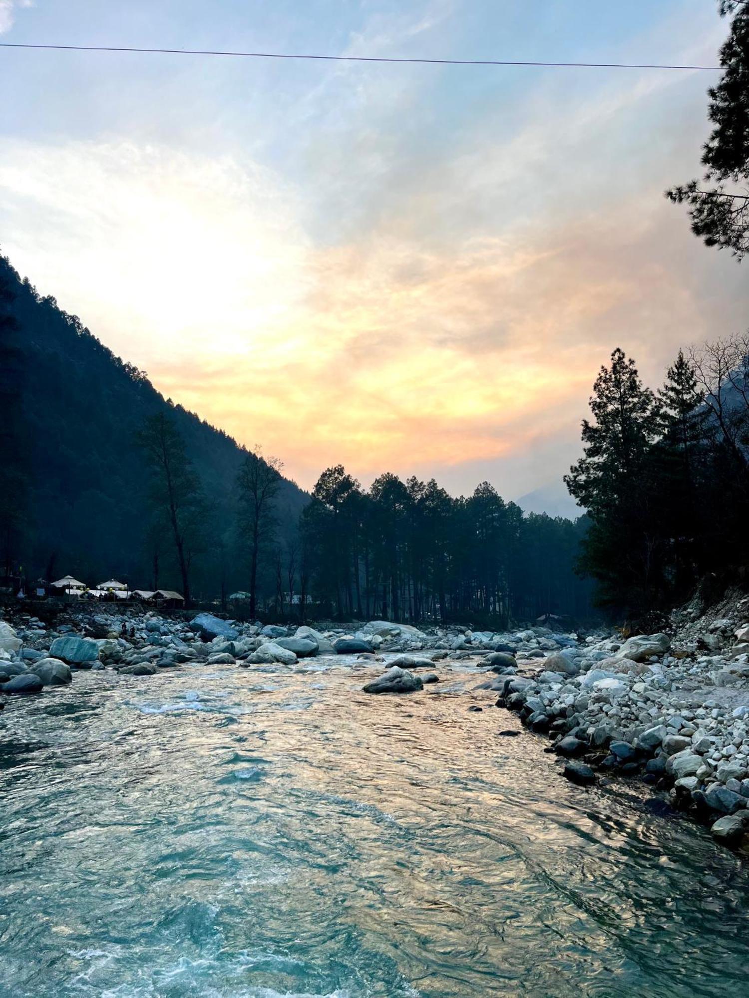 Hotel Adinova Kasol Exterior photo